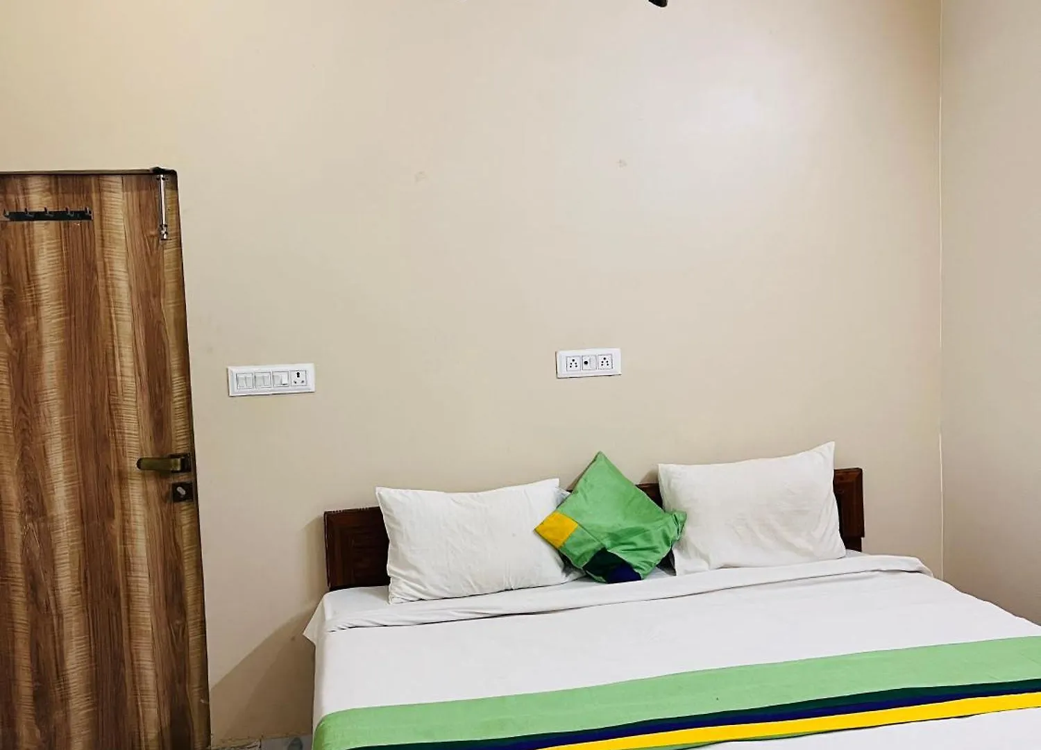 Premium Taj Homestay Agra