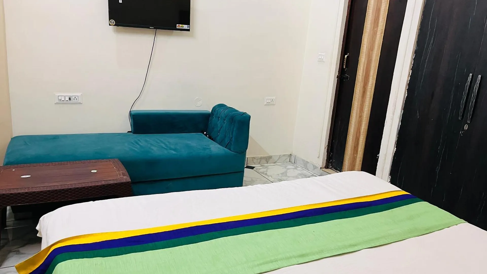 Premium Taj Homestay Agra