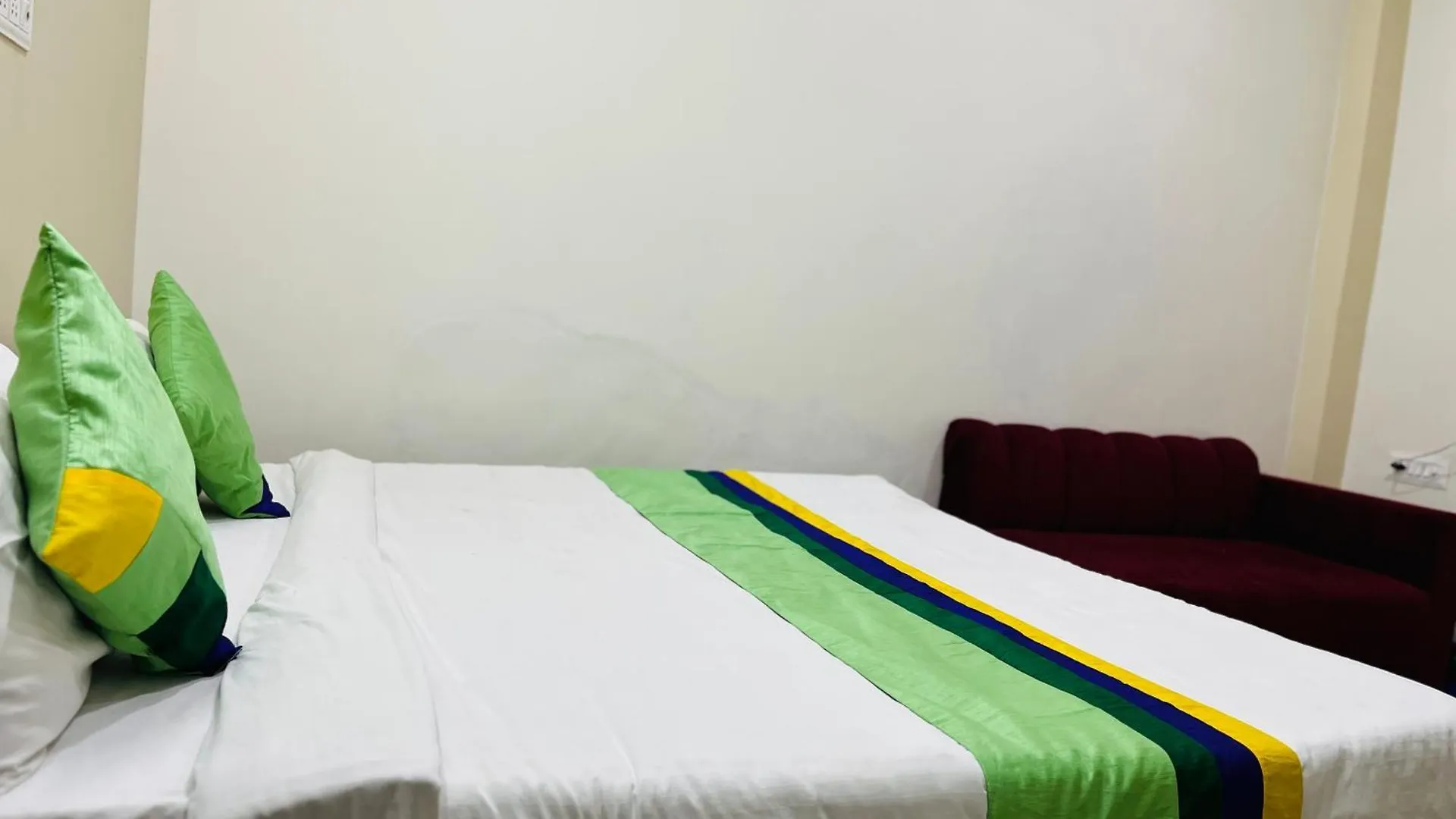 Premium Taj Homestay Agra